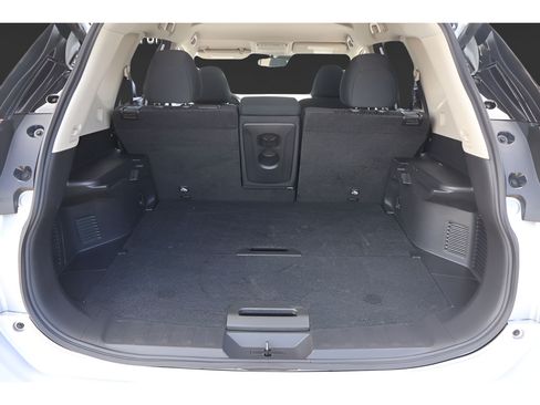 Used 2019 Nissan Rogue SV FWD image 17