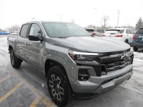 Used 2023 Chevrolet Colorado Z71 w/ Z71 Convenience Package 2 image 7
