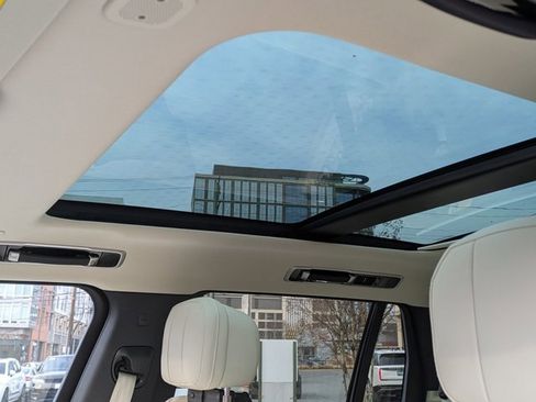 New 2026 Land Rover Range Rover Long Wheelbase SE image 15