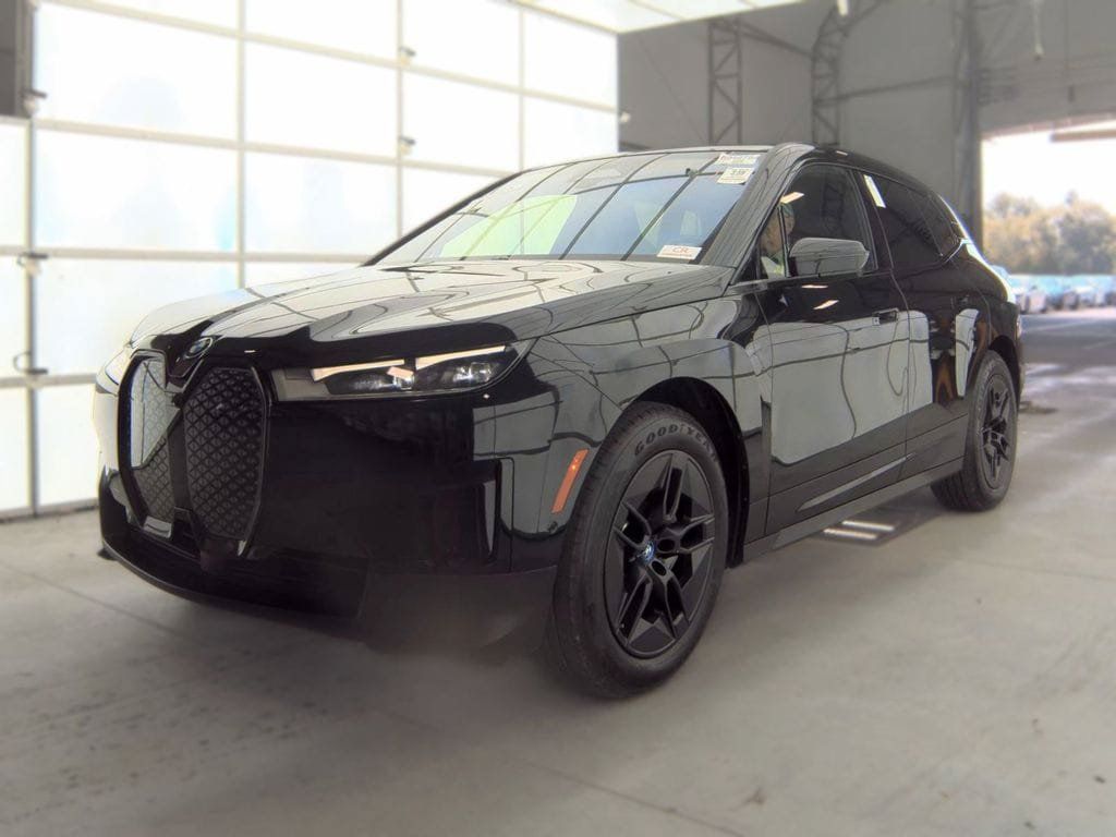 Used 2025 BMW iX xDrive50 w/ Convenience Package AWD/4WD image 2