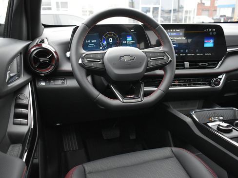 New 2026 Chevrolet Equinox RS w/ LPO, Floor Liner Package image 18