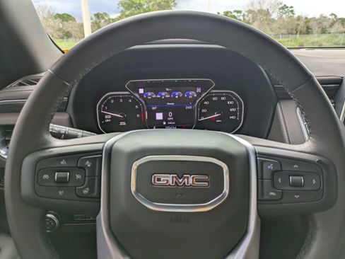 Used 2021 GMC Yukon SLT w/ SLT Luxury Plus Package AWD/4WD image 35