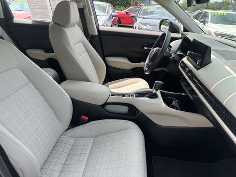 Used 2023 Honda HR-V LX image 13