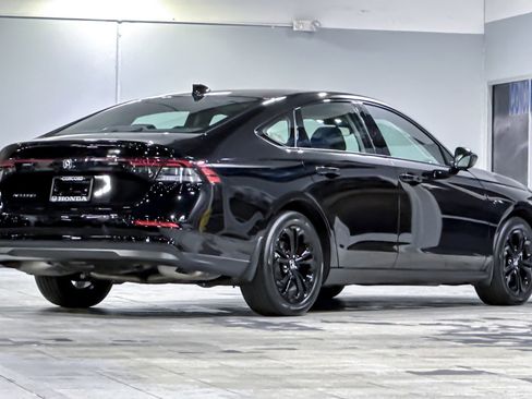 Used 2025 Honda Accord SE image 8