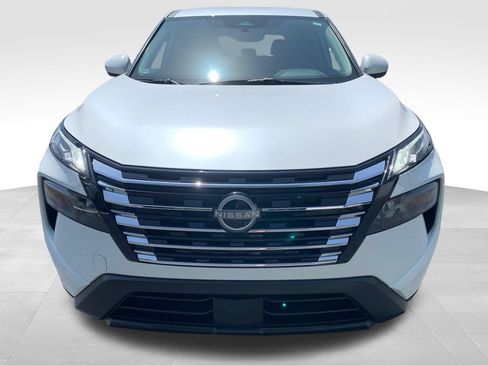 Used 2025 Nissan Rogue SV FWD image 16
