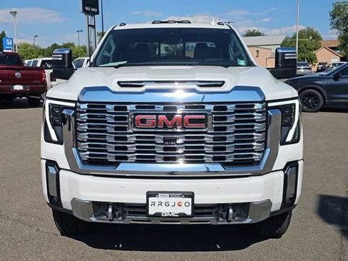 Used 2024 GMC Sierra 3500 Denali w/ Denali Reserve Package AWD/4WD image 3