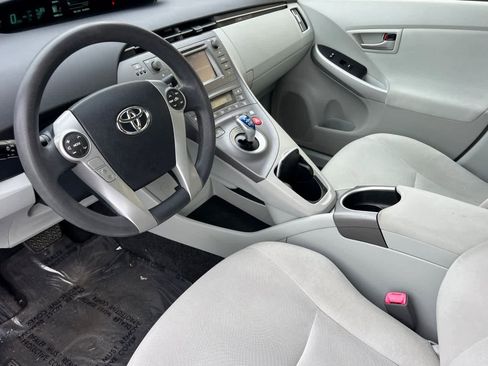 Used 2013 Toyota Prius Two image 11