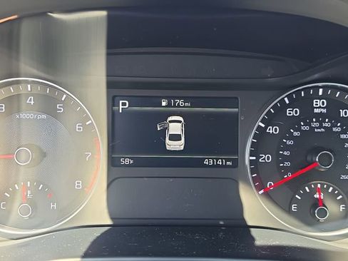 Certified 2023 Kia Forte LXS w/ LXS Technology Package image 39