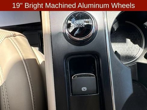 Used 2024 Lincoln Corsair AWD w/ Equipment Group 101A image 24