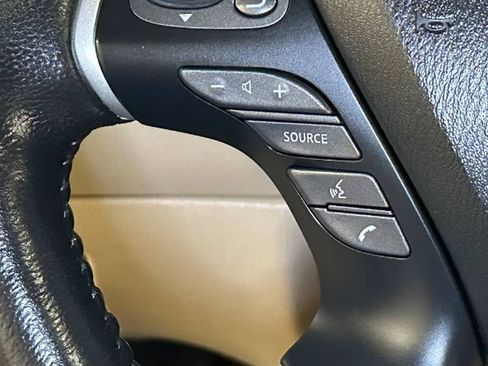 Used 2020 Nissan Pathfinder Platinum FWD image 26
