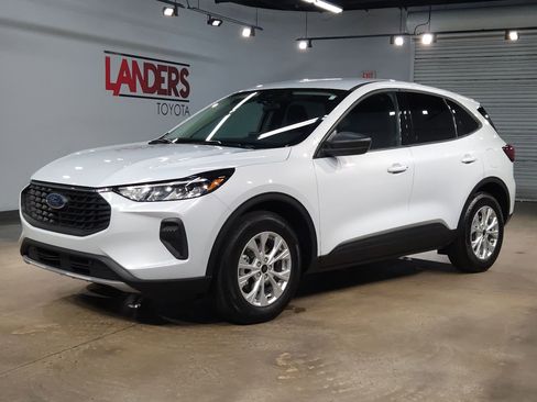 Used 2025 Ford Escape Active FWD image 3