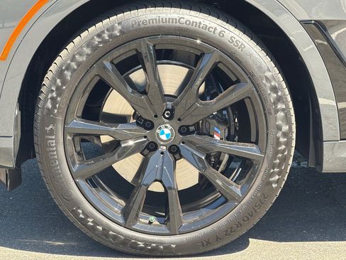 Used 2026 BMW X7 xDrive40i w/ M Sport Package AWD/4WD image 39