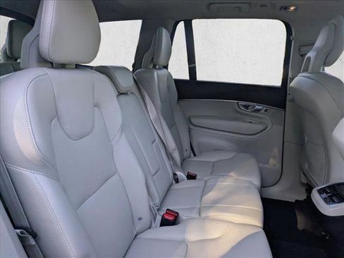 Used 2020 Volvo XC90 T5 Momentum w/ Protection Package Premier image 20