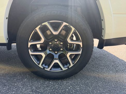 New 2026 RAM 1500 Laramie w/ Trailer Tow Group AWD/4WD image 31
