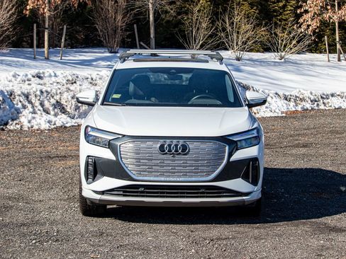 Used 2022 Audi Q4 e-tron Premium Plus image 2