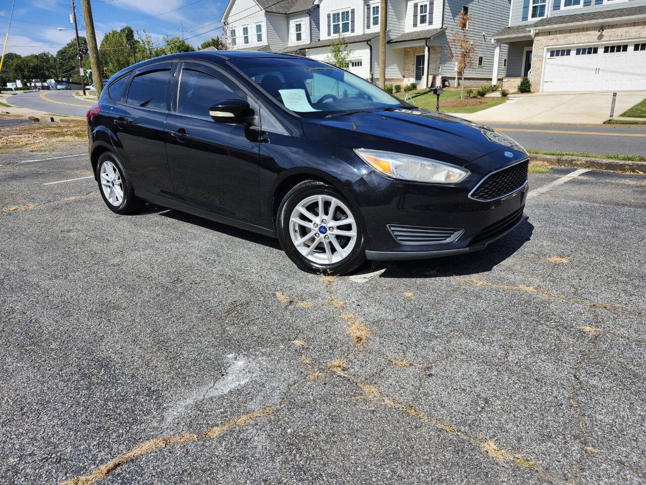 Used 2017 Ford Focus SE FWD image 1
