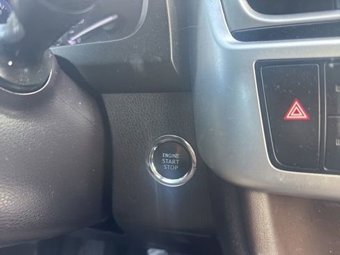 Used 2019 Toyota Highlander Limited AWD/4WD image 17