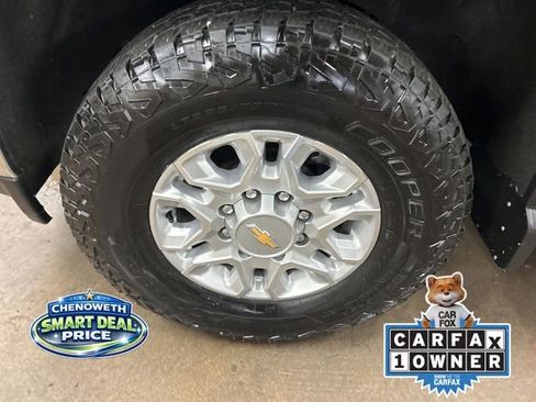 Used 2022 Chevrolet Silverado 3500 LT w/ Convenience Package image 9