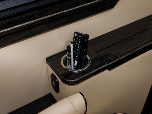 Used 2022 Mercedes-Benz Sprinter 3500 image 27