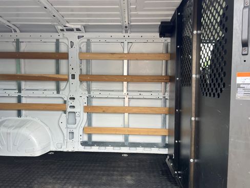 Used 2025 RAM ProMaster 2500 w/ U-Haul Equipment Group FWD image 30