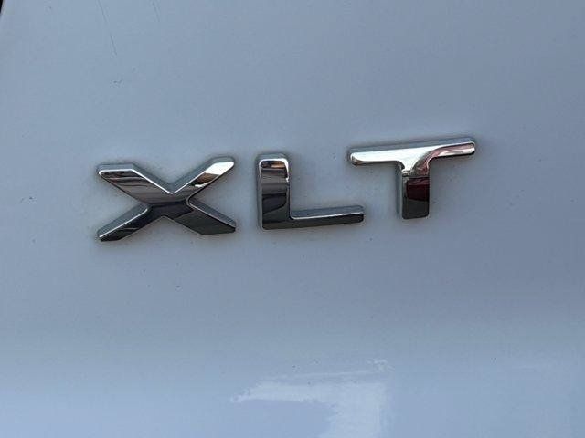 Used 2018 Ford Explorer XLT w/ Equipment Group 202A FWD image 9