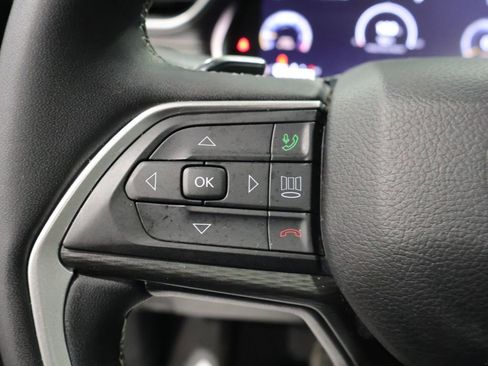 Used 2023 Jeep Grand Cherokee Altitude image 39