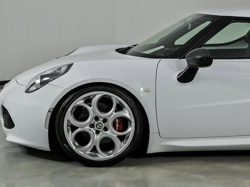 Used 2015 Alfa Romeo 4C Coupe w/ Leather Interior Group RWD image 6