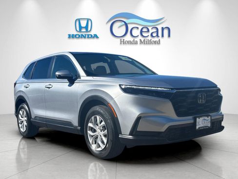 Used 2025 Honda CR-V LX image 1