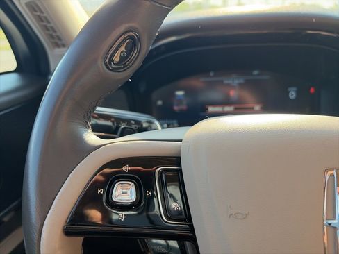 Used 2023 Lincoln Corsair Reserve AWD/4WD image 16