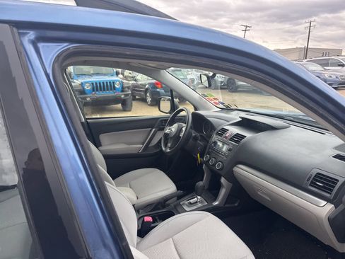 Used 2015 Subaru Forester 2.5i w/ Alloy Wheel Package image 18