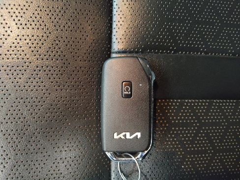 Used 2022 Kia Sorento S FWD image 32