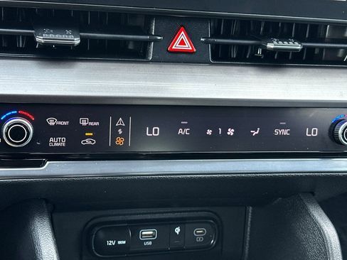 Used 2023 Kia Sportage EX FWD image 19