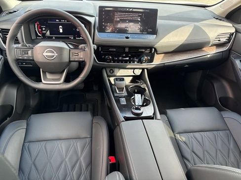 New 2026 Nissan Rogue Platinum w/ Platinum Premium Package image 2