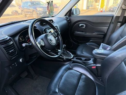 Used 2016 Kia Soul ! w/ Premium Package FWD image 4