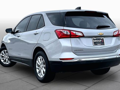 Used 2018 Chevrolet Equinox LS FWD image 12