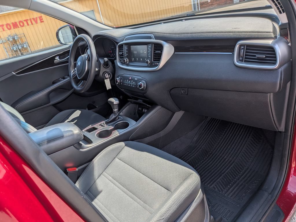 Used 2020 Kia Sorento LX FWD image 22