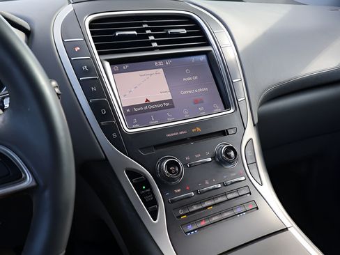 Used 2020 Lincoln Nautilus Reserve AWD/4WD image 27