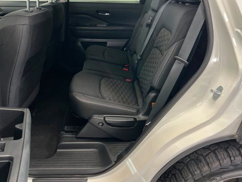 Used 2022 Nissan Pathfinder SV image 21