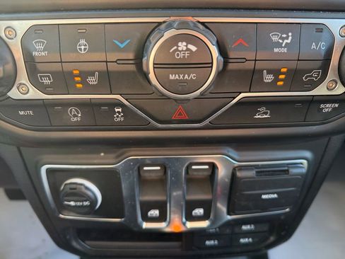 Used 2023 Jeep Wrangler Sport S image 20