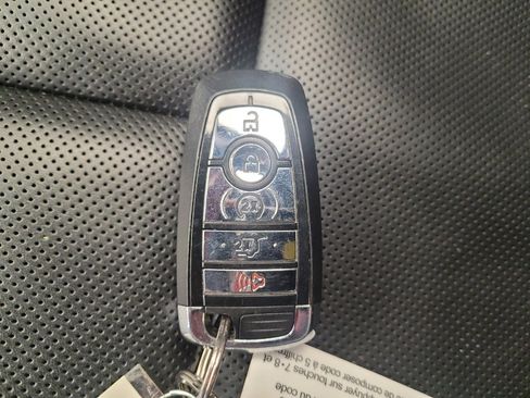 Used 2022 Lincoln Corsair AWD w/ Premium Package image 32