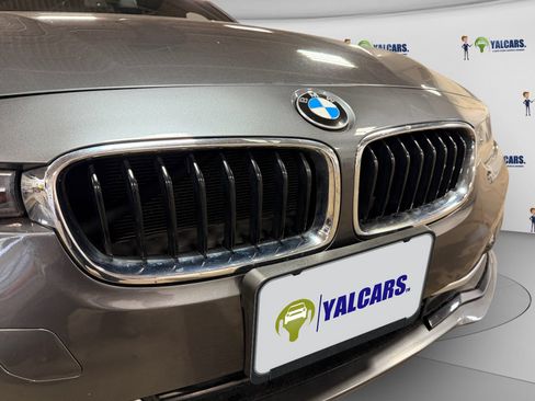 Used 2017 BMW 330i Sedan RWD image 11