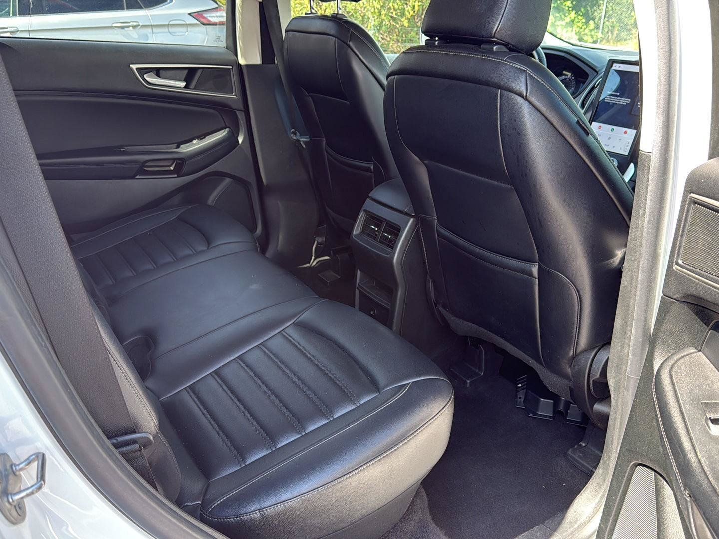 Used 2023 Ford Edge SEL AWD/4WD image 16