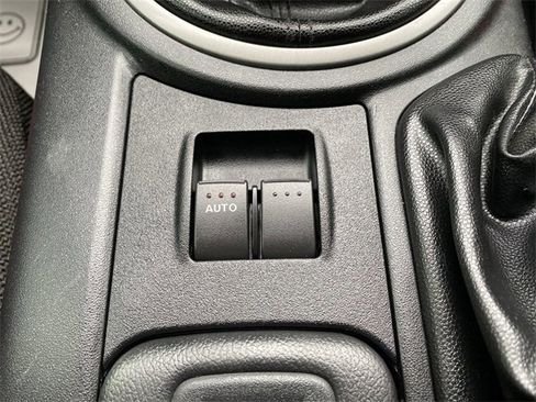 Used 2013 MAZDA MX-5 Miata Sport image 22