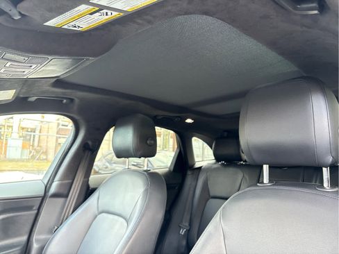 Used 2020 Jaguar F-PACE Premium image 16