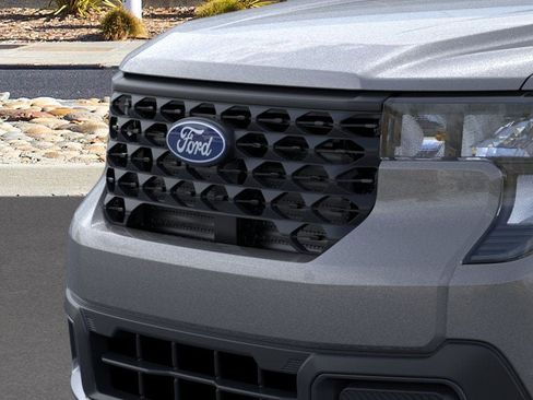 New 2025 Ford Maverick XLT image 18