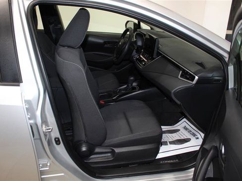 Used 2025 Toyota Corolla LE FWD image 24