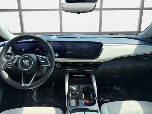 Used 2025 Buick Envision Avenir AWD/4WD image 17