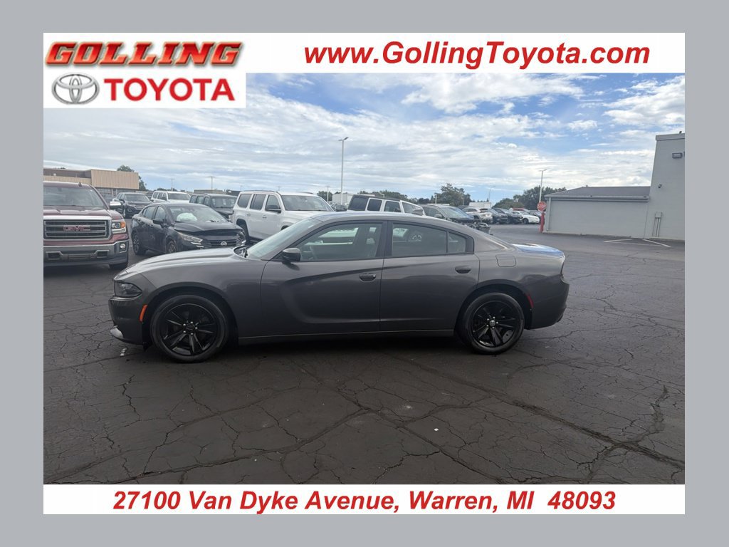 Used 2016 Dodge Charger SXT RWD image 1