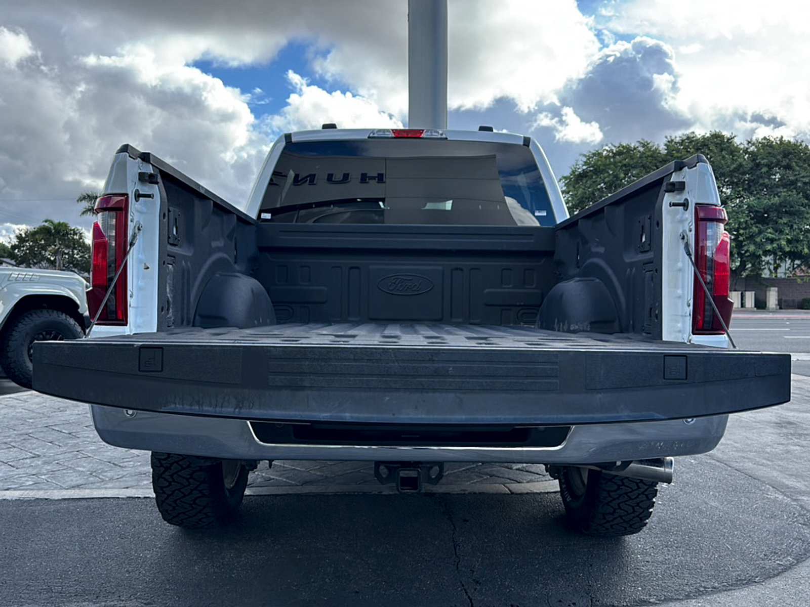 Used 2024 Ford F150 XLT w/ Tow/Haul Package AWD/4WD image 8