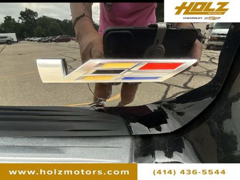 Used 2025 Cadillac Escalade ESV V image 32